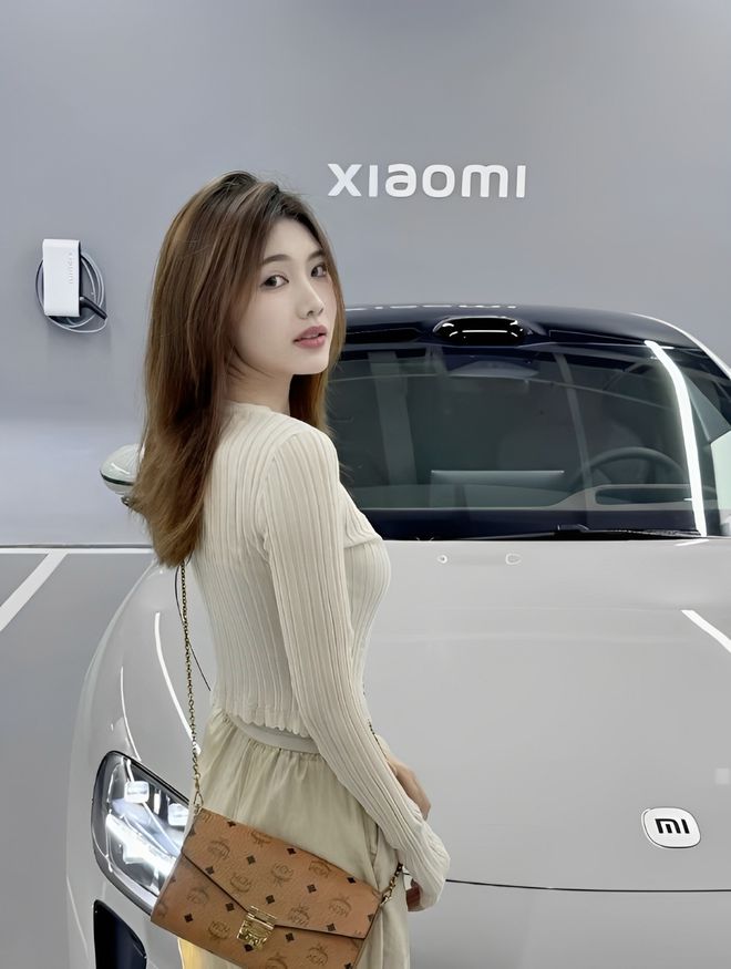 质量都这么高的吗？仙女也就长这样吧pg电子入口小米SU7的美女车主(图4)